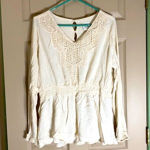 Laced long sleeve top.